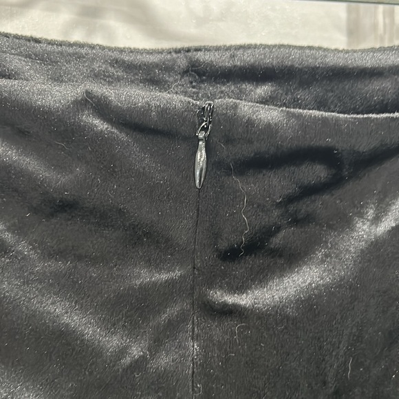 Umgee Island Of Capri Black Velvet Embroidered Floral Colorful Mini Skirt - S - Picture 4 of 10